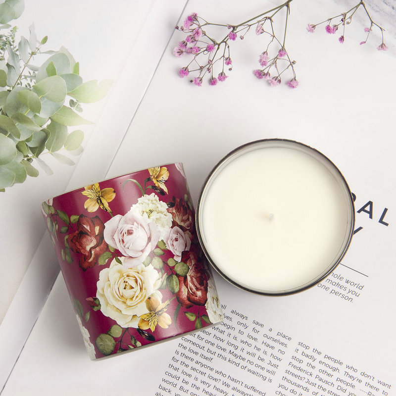 Candle wholesaler private label scented candles with own brand customized packaging in different sizes and scents